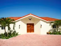 Spacious 3 bedroom villa with pool in Red Pond Hotels in Guana Bay