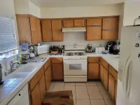 Charming 3-bedroom Condo w/ Patio - Cal Tech Area - 홈스테이