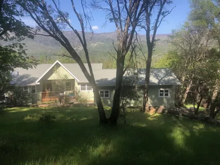 Private Yosemite Scenic by Way-Bass Lake View 5 acre-Up to10-Occupants