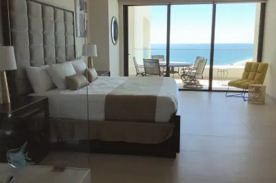 Barcelona 703 phase 3 / Las Palomas Resort