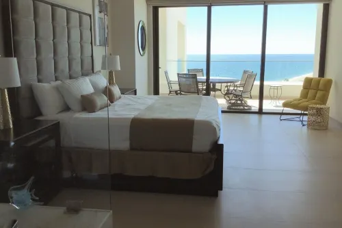 Barcelona 703 phase 3 / Las Palomas Resort