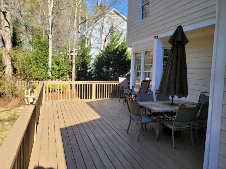 Home Sweet NC. Amazing Location!