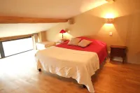 Gîte au Calme Près de Toulouse, Auch. Jeux Pour Enfants et Ados. Idéal Familles Hotels in Monferran-Savès