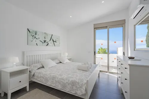 Villa Caterina, Ocean View with Private Heated Pool, Ideal for Golf Lovers