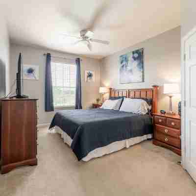 Windsor Hills Resort - Pool View and 2 miles from Disney World! Rooms