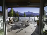 Mountain Serenity Meets Luxury Ξενοδοχεία στην πόλη Squamish