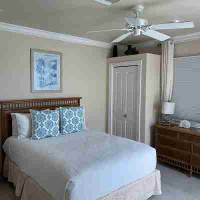 Beautiful upgraded 1 bdrm & sofa bed stunning views , pool hot tub , 2nd floor, Rooms