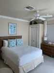 Beautiful upgraded 1 bdrm & sofa bed stunning views , pool hot tub , 2nd floor,