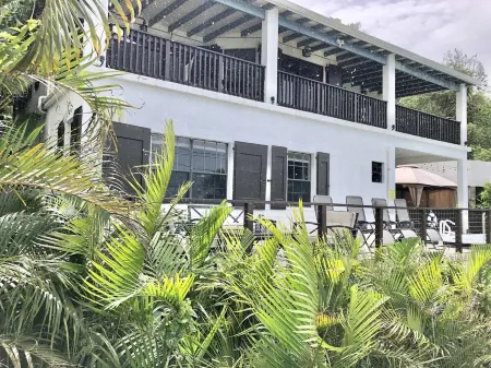 Virgin Island Villa Suite, View, Private Pool & Hot Tub! Отели рядом с достопримечательностью «Парк Магенс Бэй»