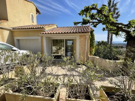 DUPLEX APARTMENT, SEA VIEW