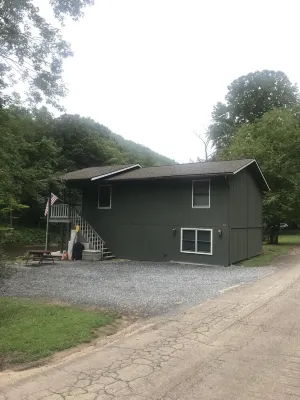English River Cottage Tuckasegee River 15 minutes away from Cherokee Hotels near Noon