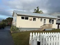 Ocean views, short walk to the beach. Close to the winery and great fishing.