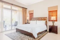 High-Ceiling Condo Nestled in Treetops at Los Sueños