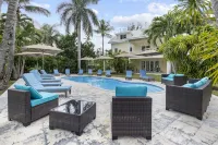 Paradise Island, Family Home, Spacious, Pool, Atlantis...Service and Essentials
