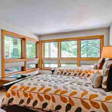 Luxury Vail Residence • Private Hot Tub • 3 Bedrooms + Den Rooms