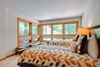 Luxury Vail Residence • Private Hot Tub • 3 Bedrooms + Den