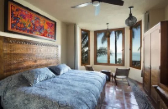 Beachfront Steps from Romantic Zone: Casa Cuatro Abrazos (Lower Half) Hotels in Conchas Chinas