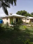 Peaceful bungalow with pool close to nature and town