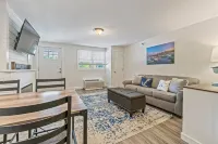 Lovely 1br Condo with indoor outdoor pool walkable to Perkins Cove and town!