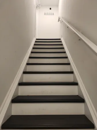 Minutes To The Falls:  Stylish Townhome Gem! Отели рядом с достопримечательностью «Фабрика ночных кошмаров»