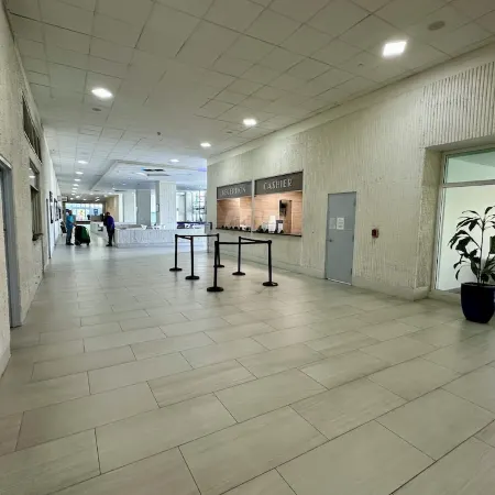 5 minutes to SJU airport, Steps to Isla Verde Beach, 15th Fl. w/Prkg @ESJ Towers