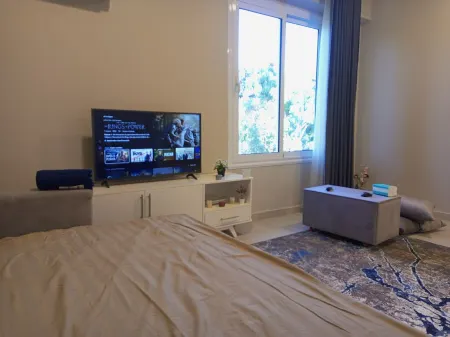 WestLuxApartment Отели рядом с достопримечательностью «Колоссы Мемнона»