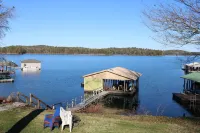 North Point Lakefront Retreat - Private Dock w/ boatslip
