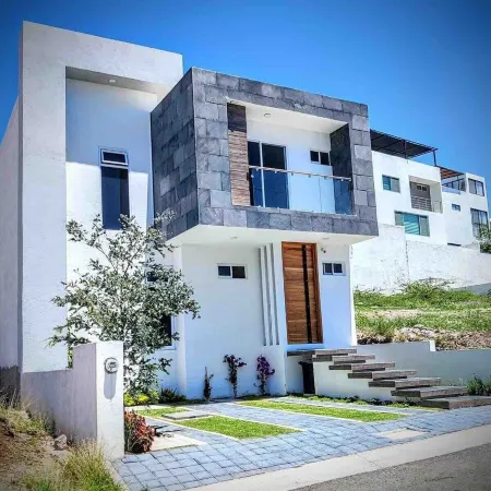 Casa Moderna con Recamara en Planta Baja, Juriquilla
