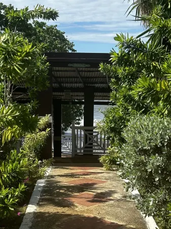 Oceanfront Luxury Villa: Private Beach & Staff Отели рядом с достопримечательностью «Treasure Beach»