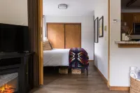 McCall Suite Spot: 1-bedroom with indoor fireplace