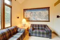 Mountain Condo w/ Fireplace in Kirkwood Ski Resort - Parkplatz