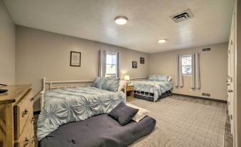 Near Mines and Meadows Spacious Home with Game Room