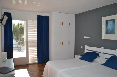 Hotel S´Aguarda Hotel dekat Rutes Cadaques