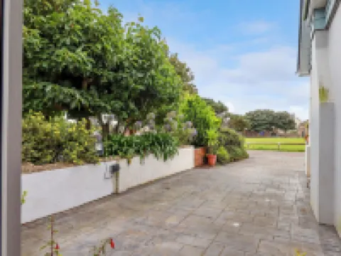 บริกซ์แฮม บรีซ เคบิน โรงแรมใน