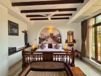 La Plage Seaview Suites Hotels near Old Lighthouse