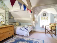 Hen Bopty Hotels in Fairbourne