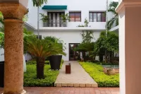 Luxury Apartment– Private Pool & Rooftop Jacuzzi