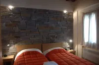 Thalia Rooms