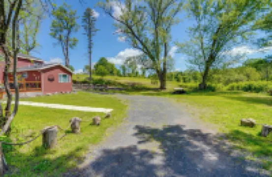 4 Mi to Dtwn Catskill: Mtn-view Home