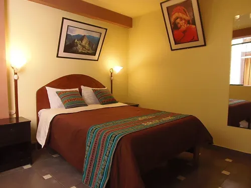 Hostal Pablo's House - Pensions
