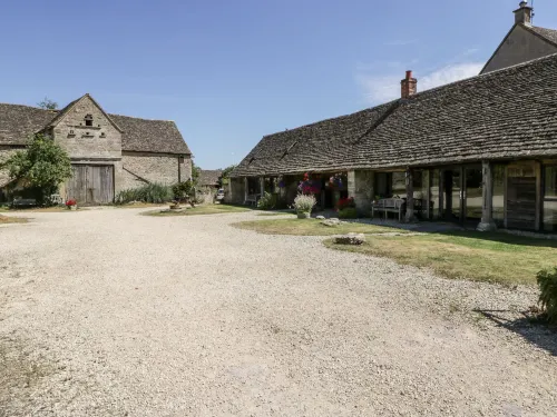 Tinkley Cottage Hotels in Nympsfield