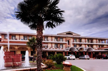 Hotel Aiges Melathron Отели в г. Науса