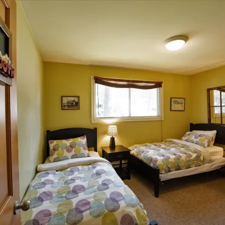 Auberge Kicking Horse Guest House