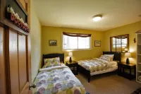 Auberge Kicking Horse Guest House - 2 étoiles