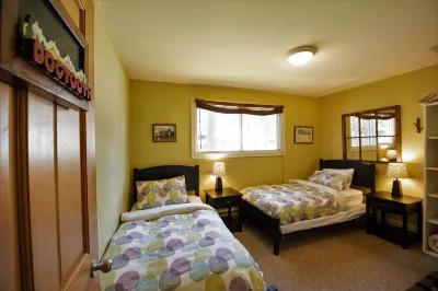 Auberge Kicking Horse Guest House Hotels near Emerald Lake