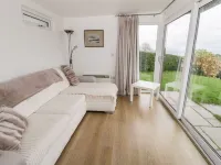 Bron Heulog Cottage Hotels in Llangoed