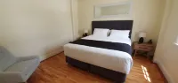 Canungra Hotel فنادق في Beechmont