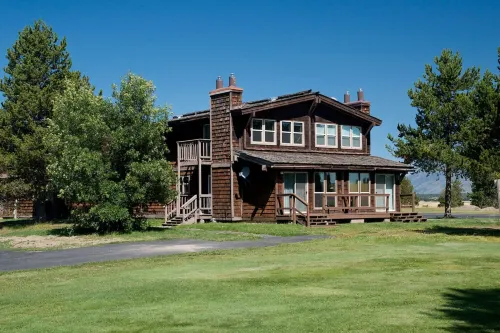 Quickdraw by Kabino Satellite WiFi Awesome Location Sleds Welcome Condo on Golf Course - parking