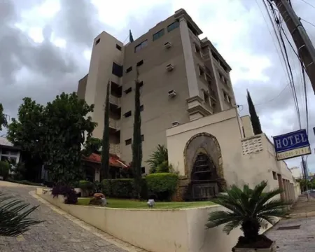 호텔 나코에스 플라자 바우루 호텔