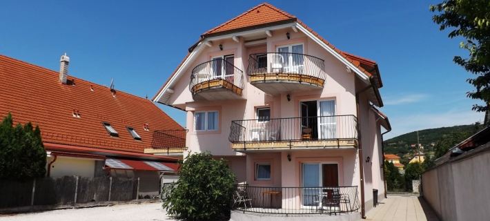 Abigél Apartmanház Hotels in Balatonfuredi